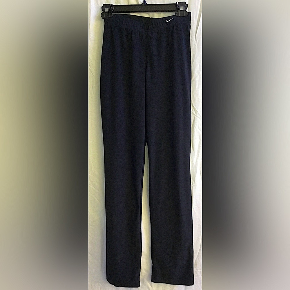 Nike Dri fit leggings. Excellent condition.  Size M